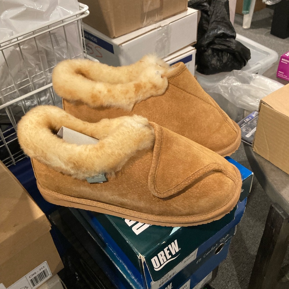 Cloud Nine Sheepskin Slippers Unisex sizes